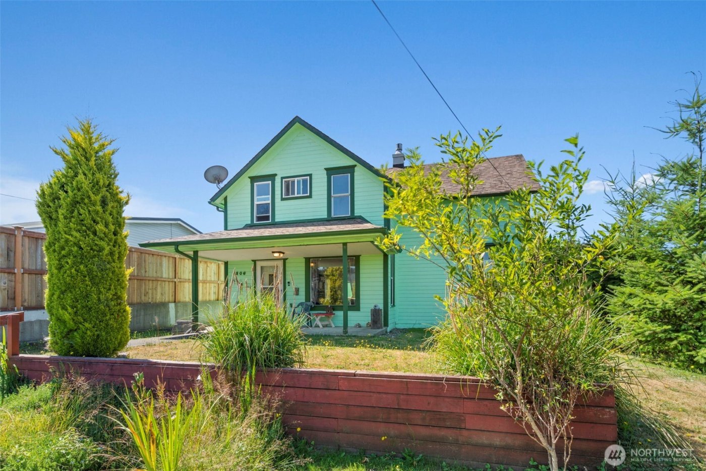 806 California Street , Raymond, WA 98577