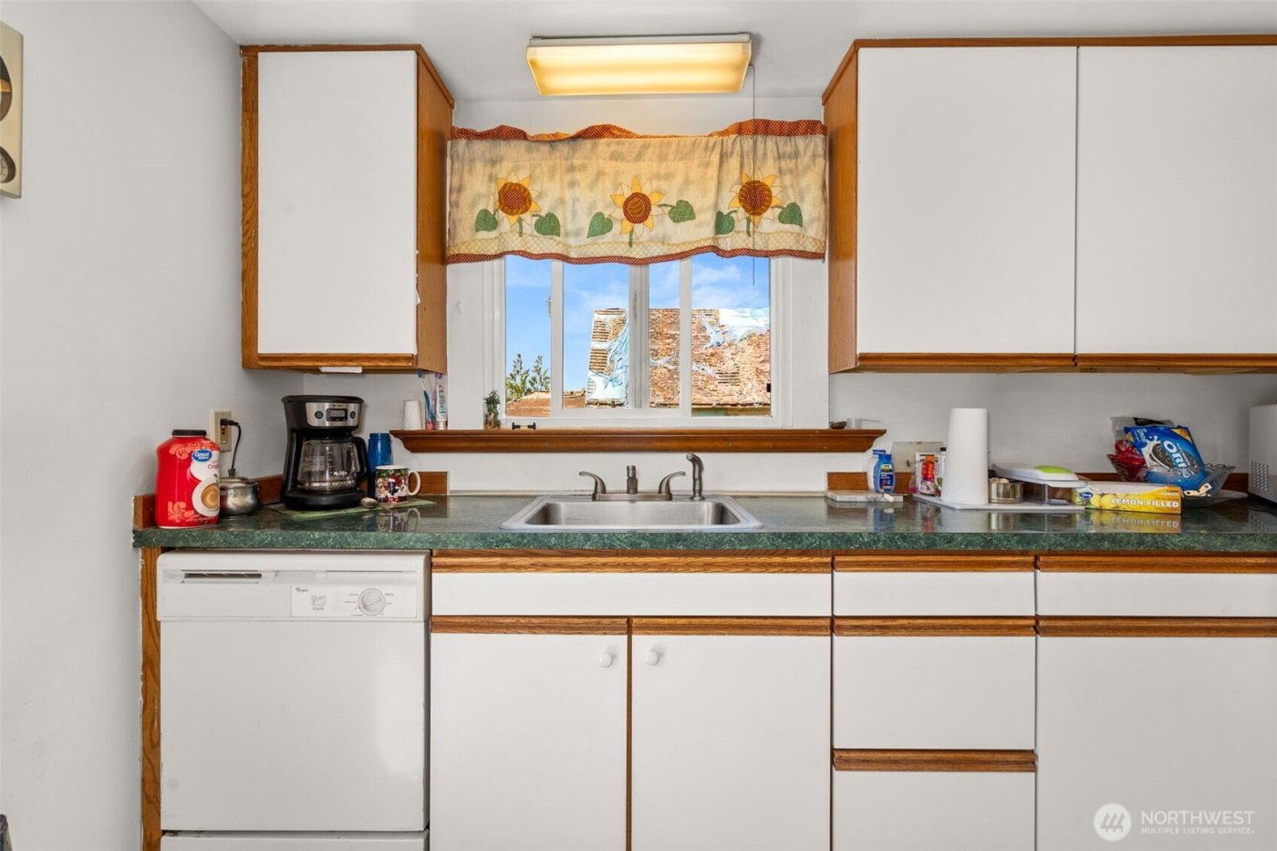 806 California Street , Raymond, WA 98577