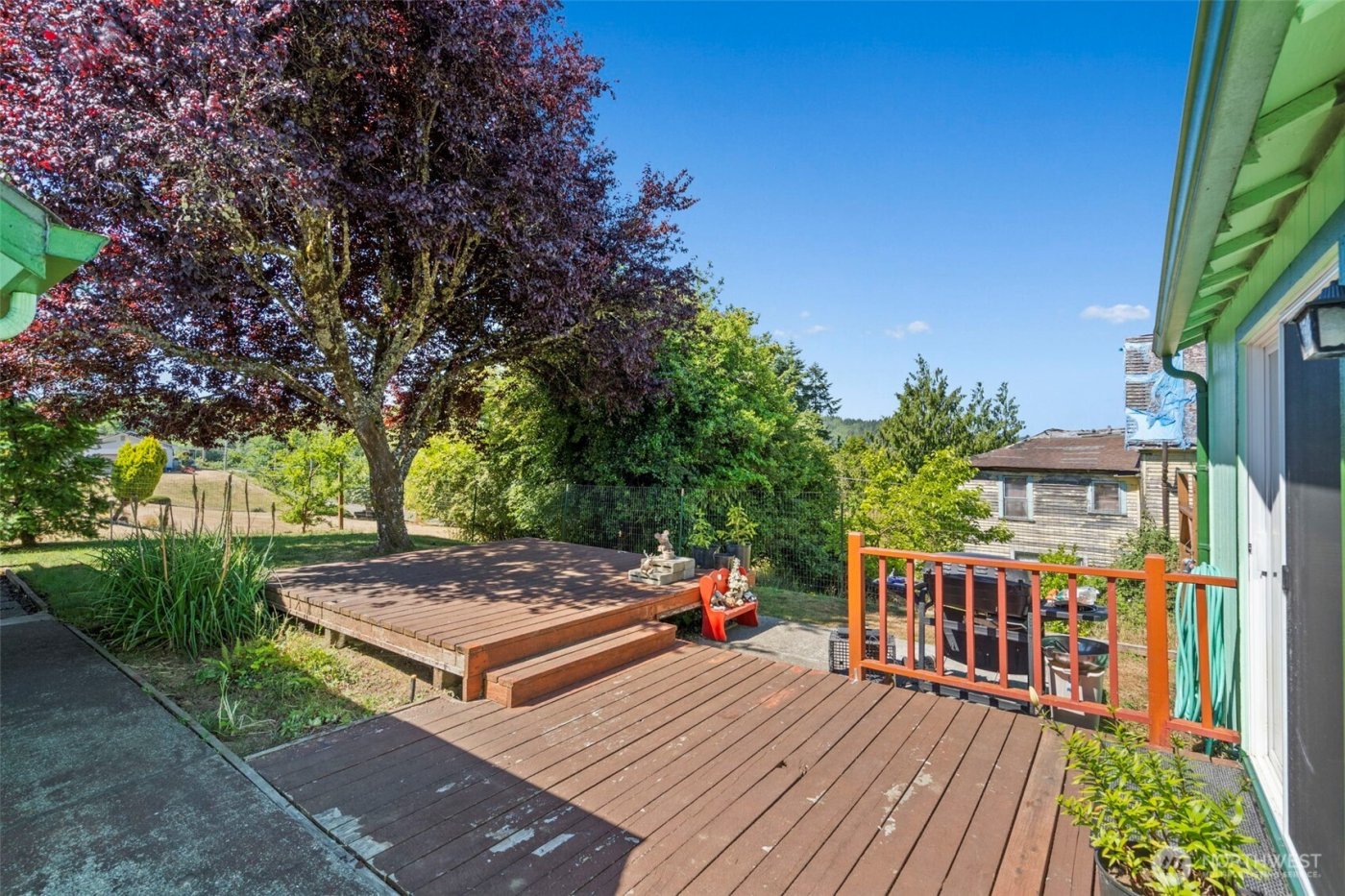 806 California Street , Raymond, WA 98577