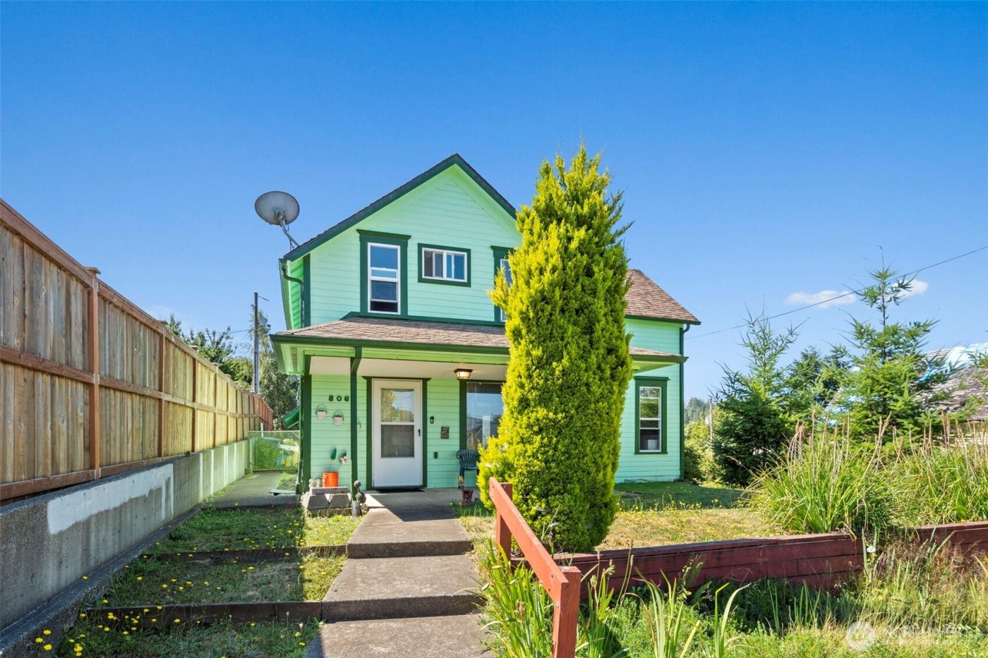 806 California Street , Raymond, WA 98577