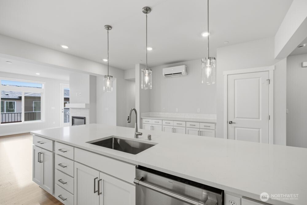 13210 NE 127th Way #B, Kirkland, WA 98034