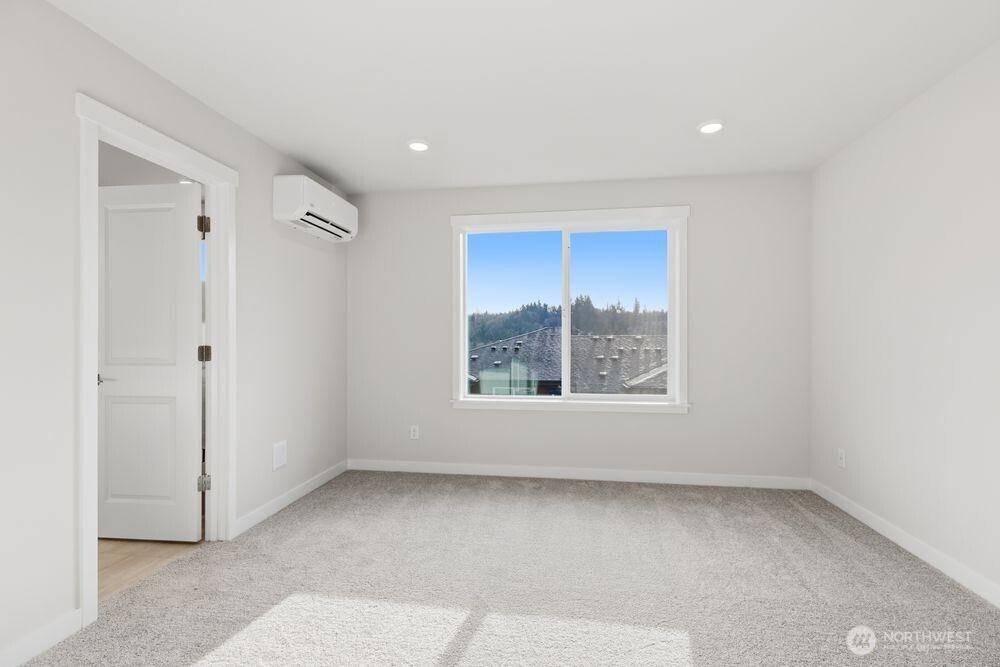 13210 NE 127th Way #B, Kirkland, WA 98034