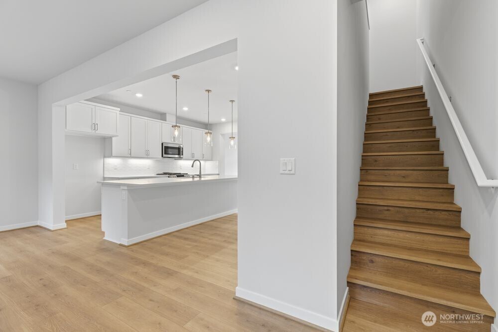 13210 NE 127th Way #B, Kirkland, WA 98034