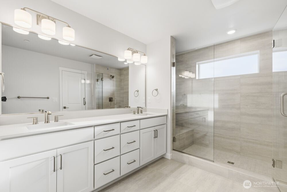 13210 NE 127th Way #B, Kirkland, WA 98034