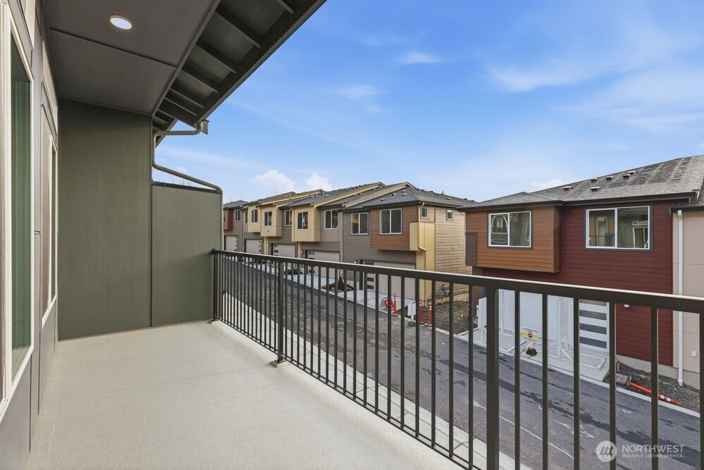 13210 NE 127th Way #B, Kirkland, WA 98034