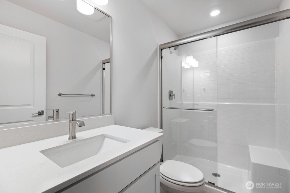 13210 NE 127th Way #B, Kirkland, WA 98034