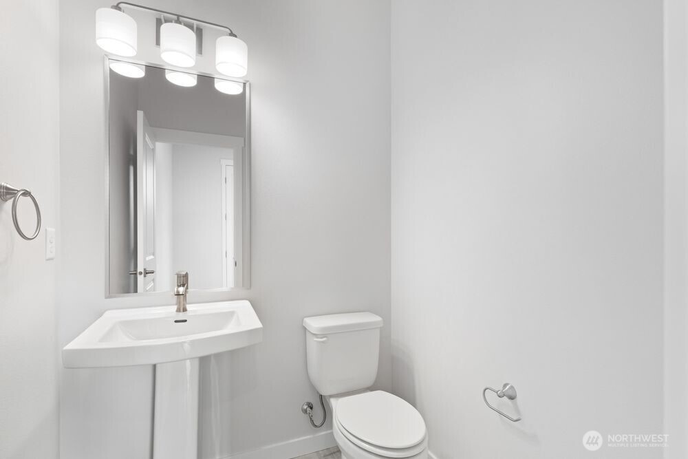 13210 NE 127th Way #B, Kirkland, WA 98034