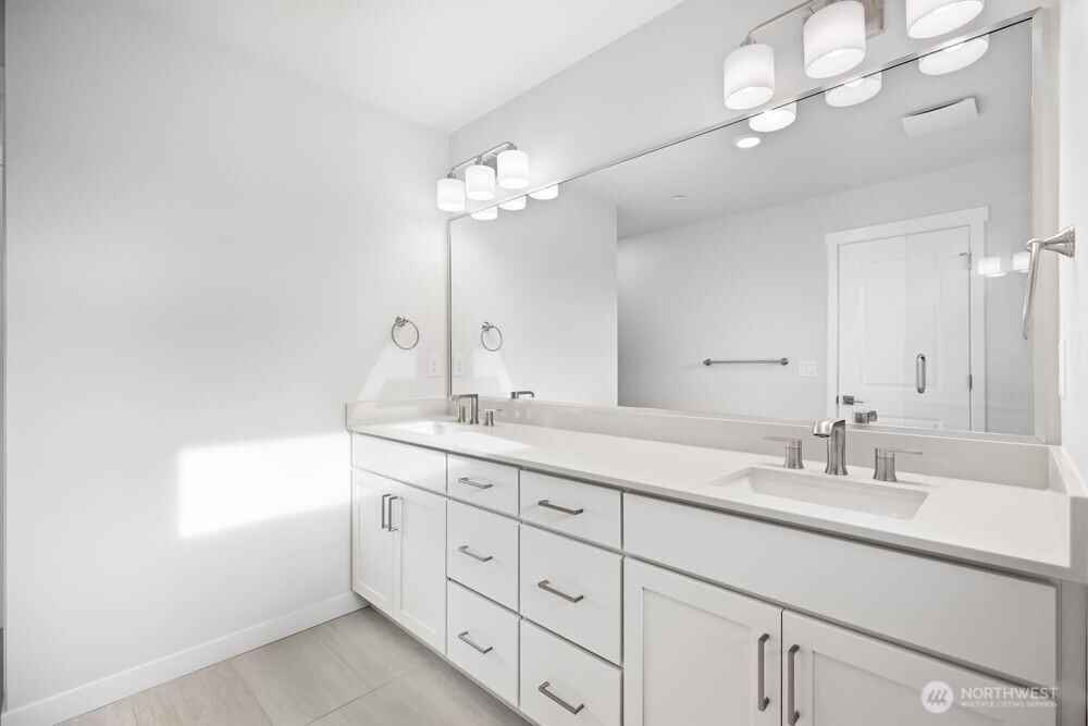 13210 NE 127th Way #B, Kirkland, WA 98034