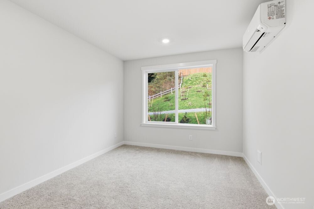 13210 NE 127th Way #B, Kirkland, WA 98034