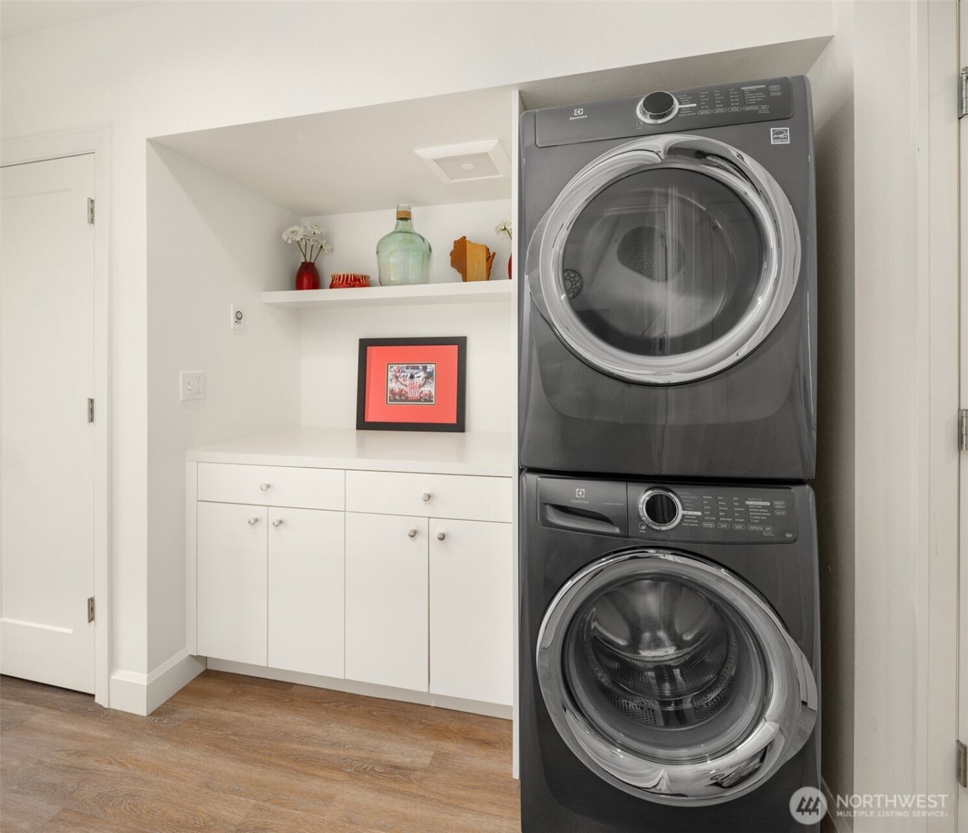 2605 NW 64th Street , Seattle, WA 98107