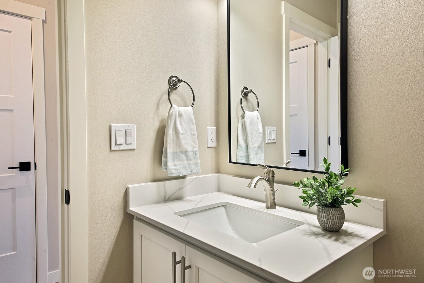 683 3rd Street #1(A), Langley, WA 98260