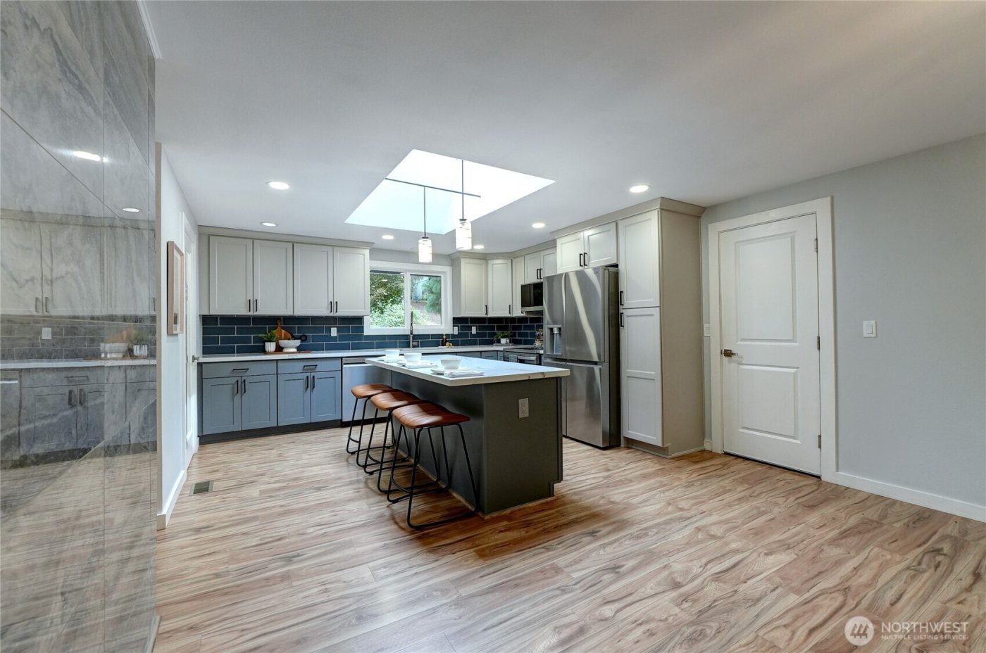 4106 4th Street Pl SW, Puyallup, WA 98373