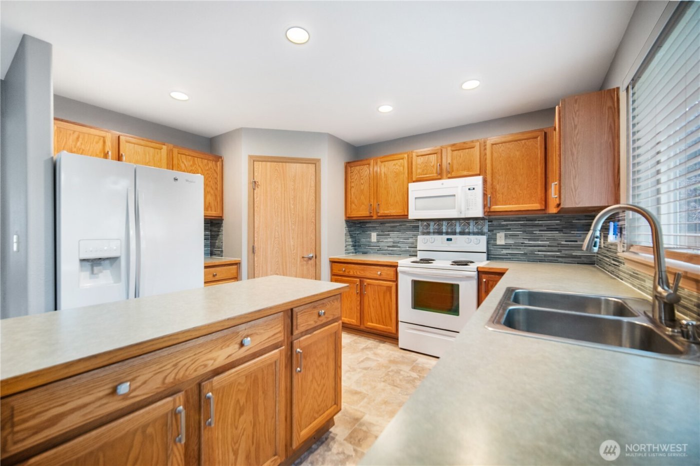 11921 126th Street Ct E, Puyallup, WA 98374