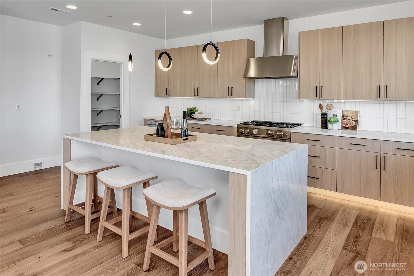 16215 Simonds Road NE, Kenmore, WA 98028