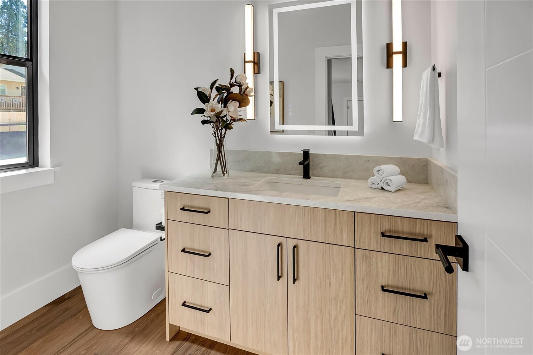 16215 Simonds Road NE, Kenmore, WA 98028