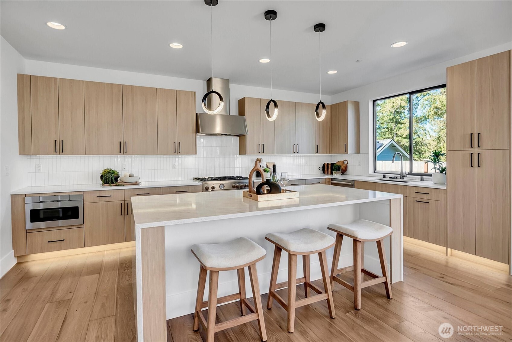 16215 Simonds Road NE, Kenmore, WA 98028