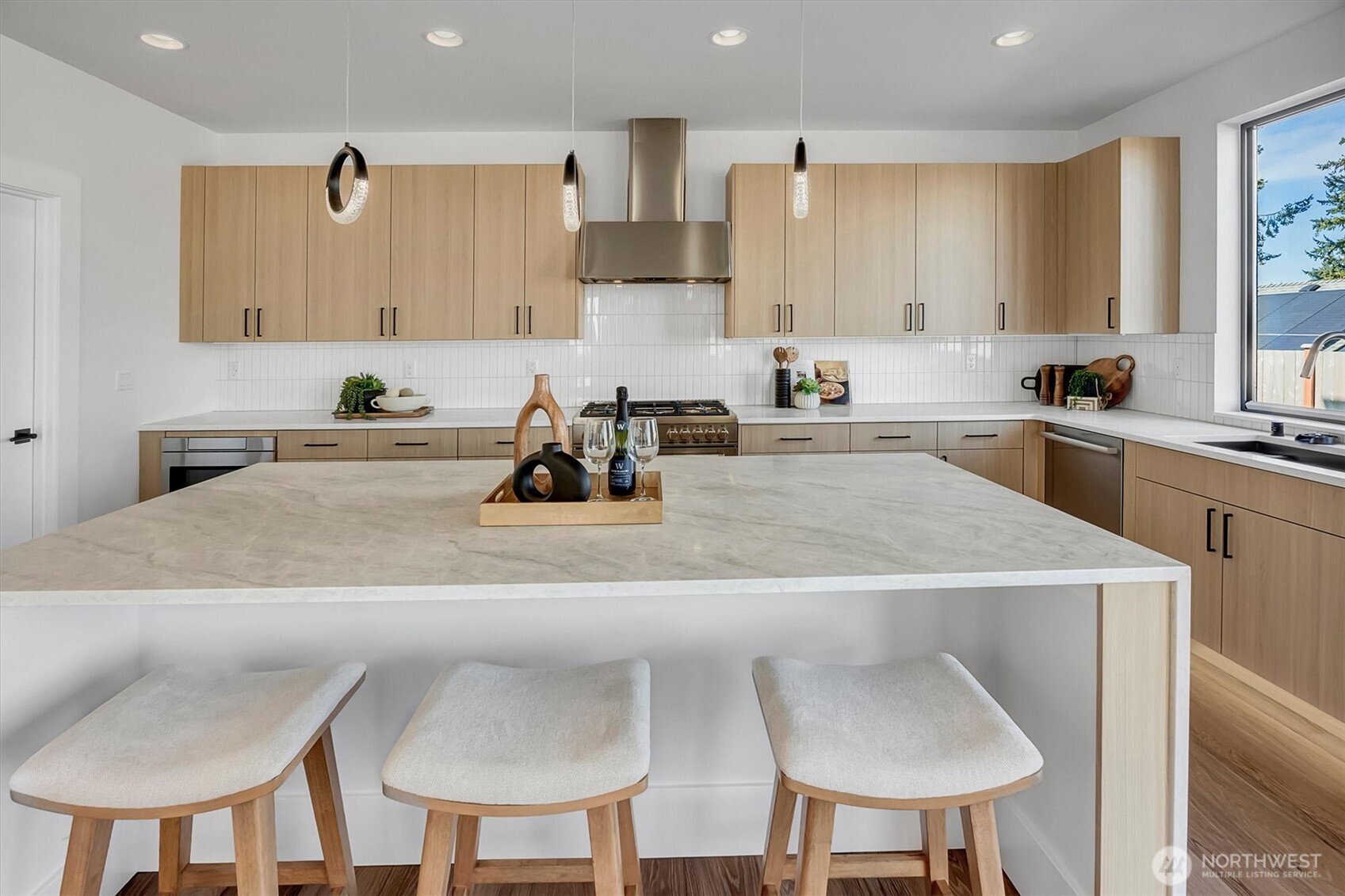 16215 Simonds Road NE, Kenmore, WA 98028