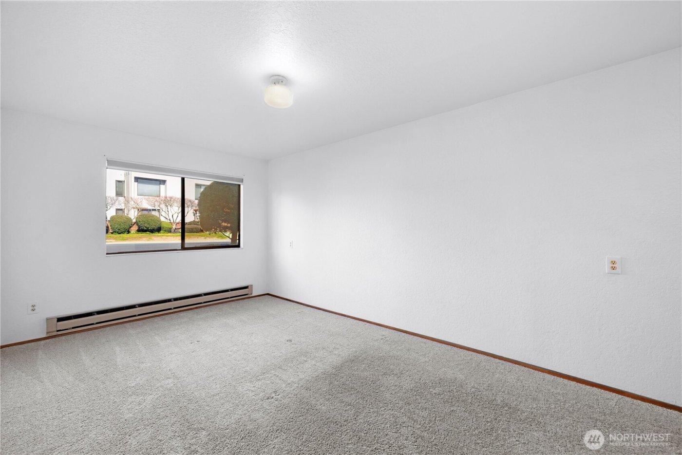 22508 6th Avenue S #1, Des Moines, WA 98198-6812