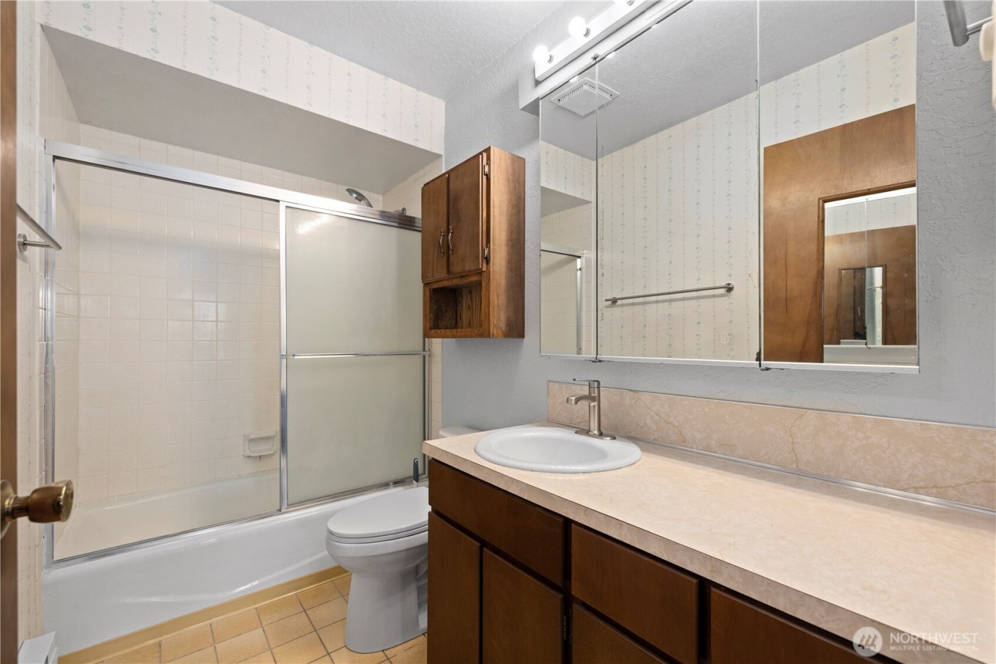 22508 6th Avenue S #1, Des Moines, WA 98198-6812