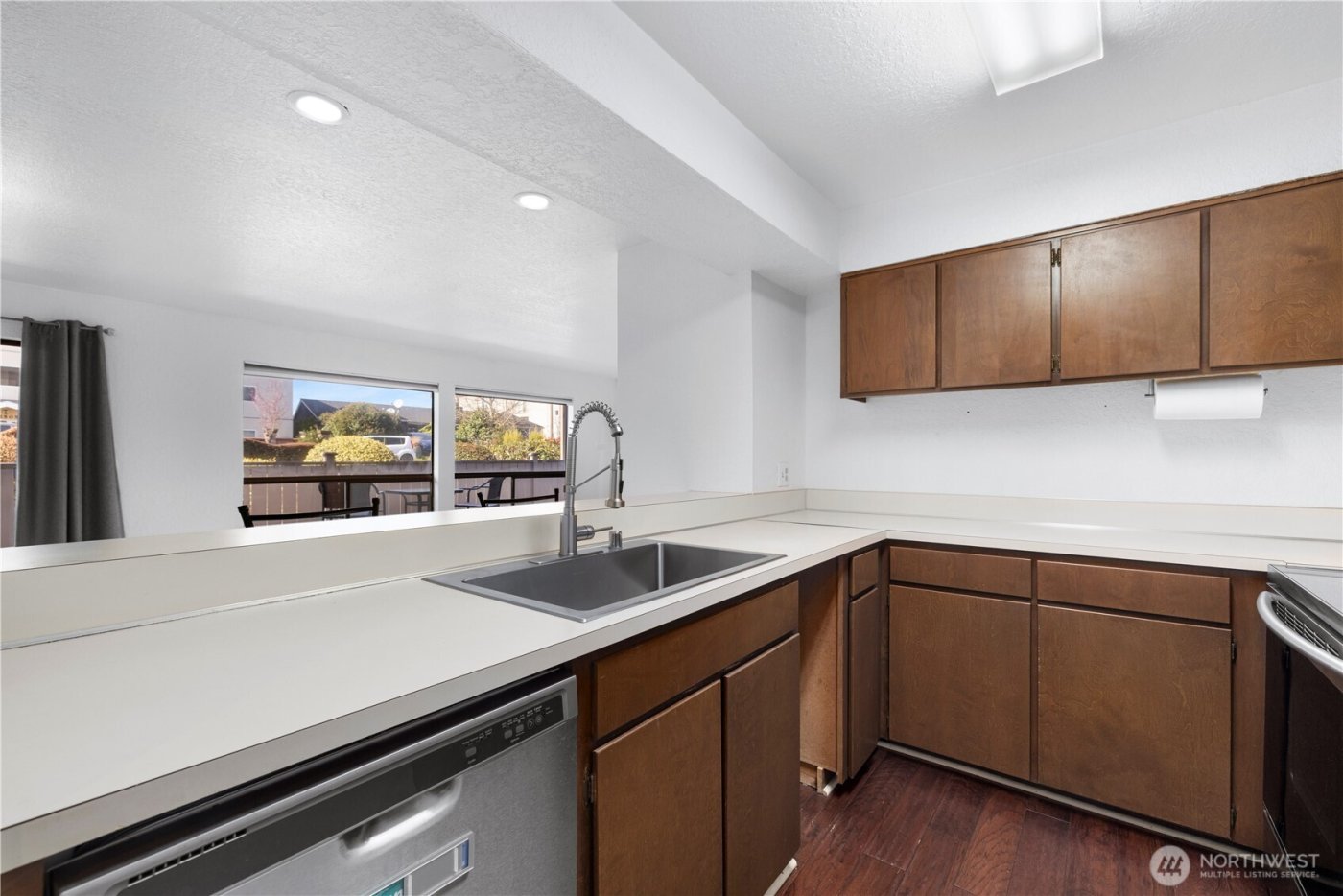 22508 6th Avenue S #1, Des Moines, WA 98198-6812