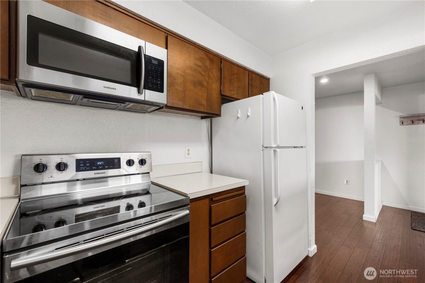 22508 6th Avenue S #1, Des Moines, WA 98198-6812