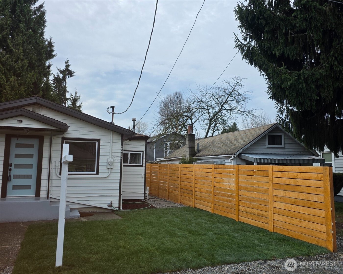 12215 44th Avenue S, Tukwila, WA 98178