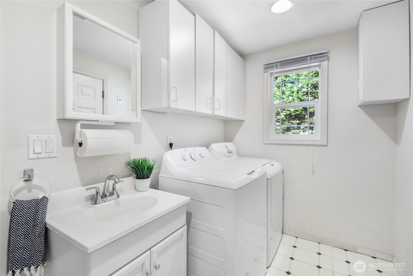 9903 Marine Drive , Marysville, WA 98271