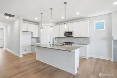 755 Weaver Drive E, Enumclaw, WA 98022 - Photo 5