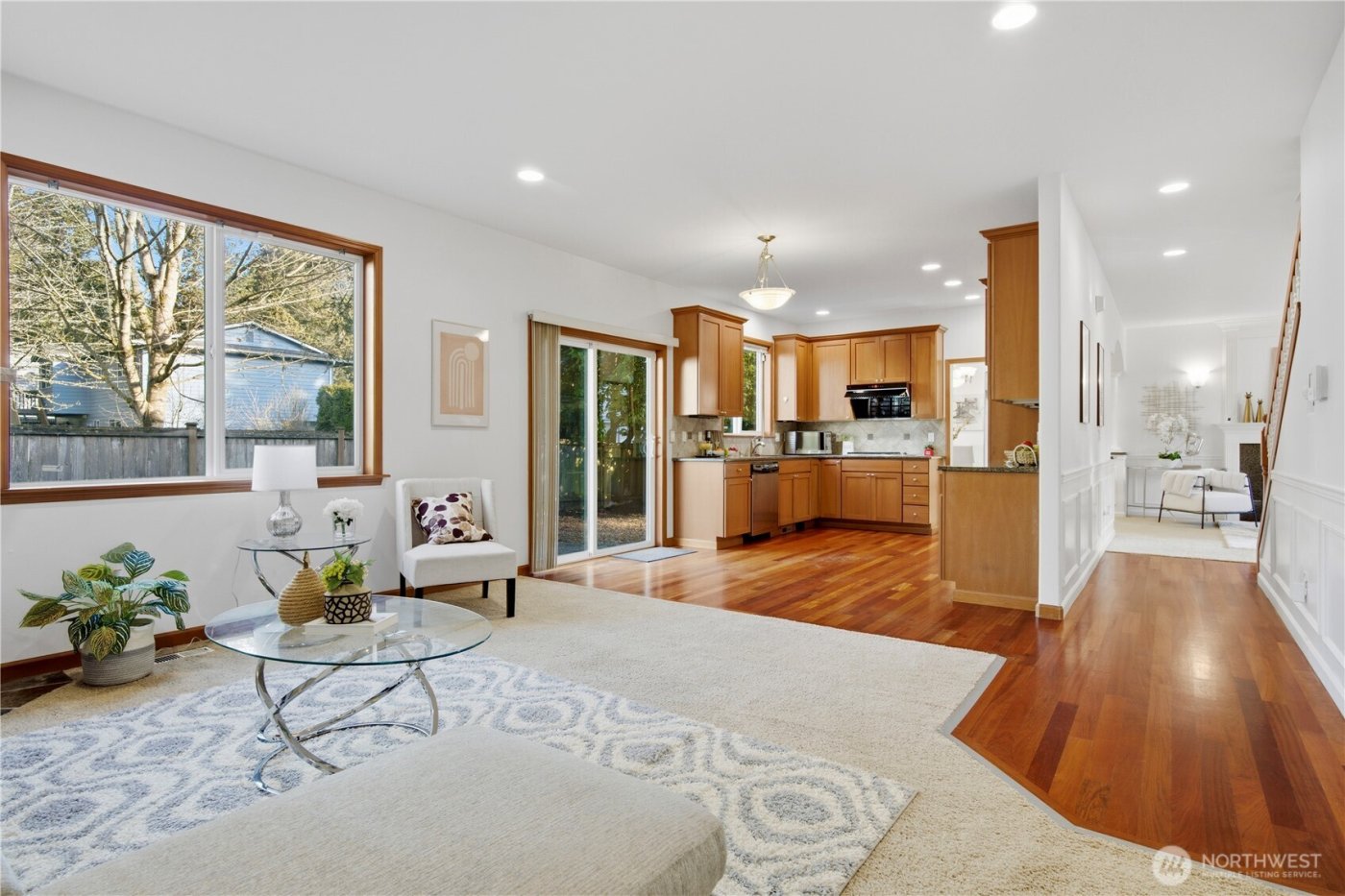 3210 NE 195th Street , Lake Forest Park, WA 98155