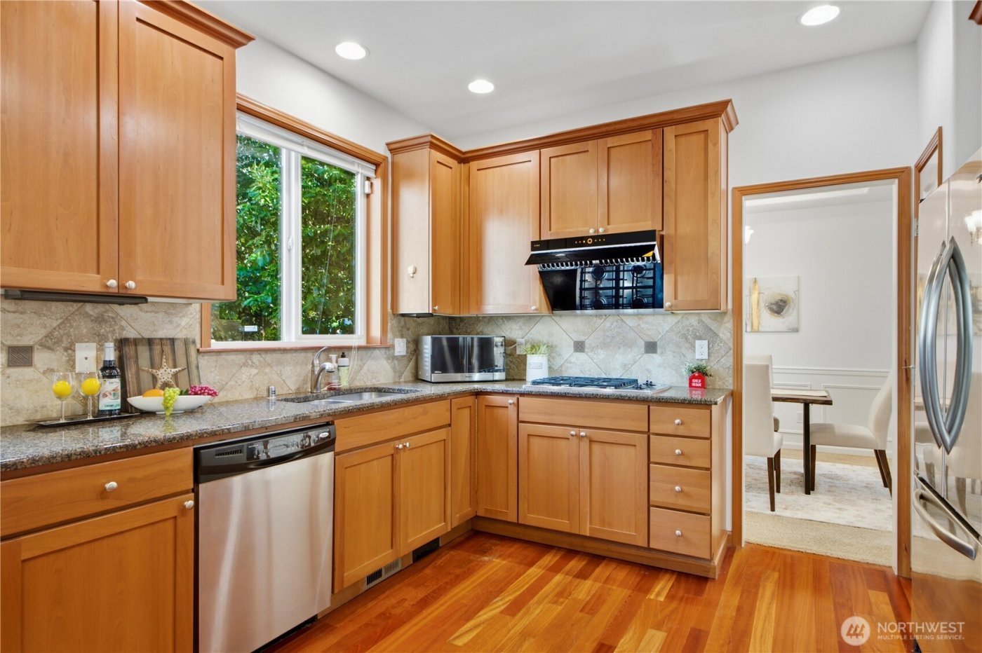 3210 NE 195th Street , Lake Forest Park, WA 98155