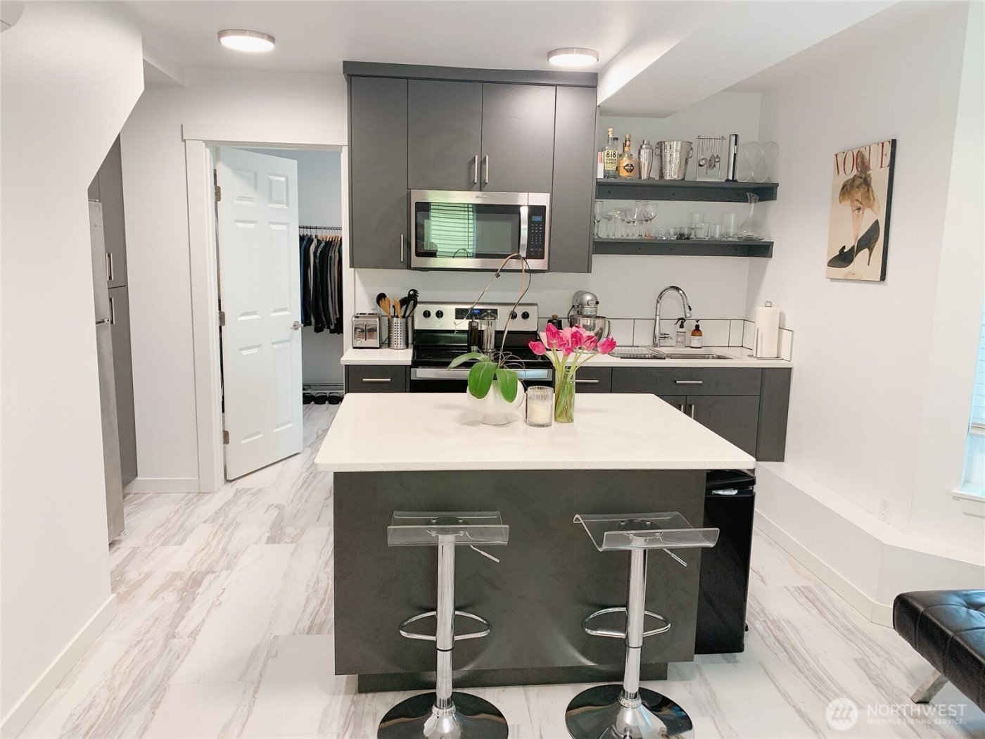 826 N Garden Street , Bellingham, WA 98225