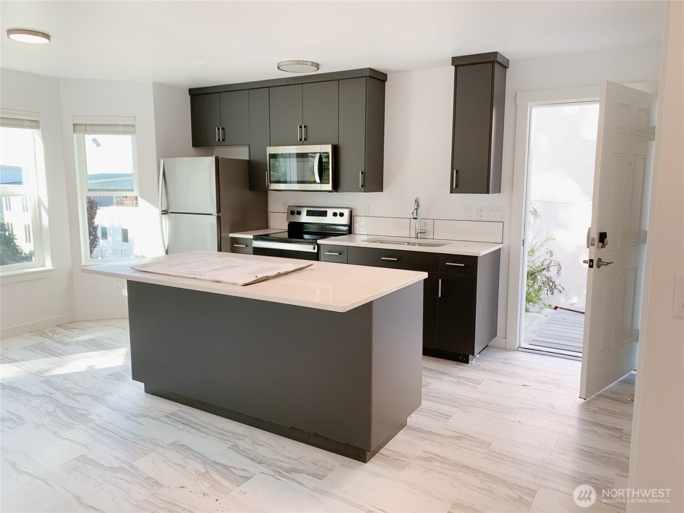 826 N Garden Street , Bellingham, WA 98225