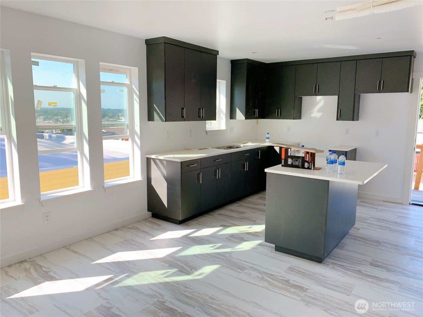 826 N Garden Street , Bellingham, WA 98225