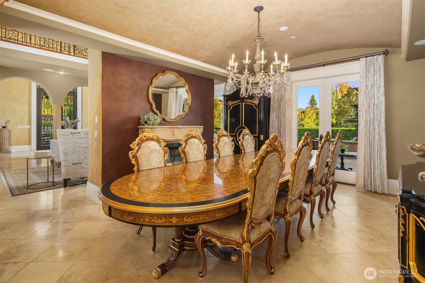8638 NE 19th Place , Clyde Hill, WA 98004