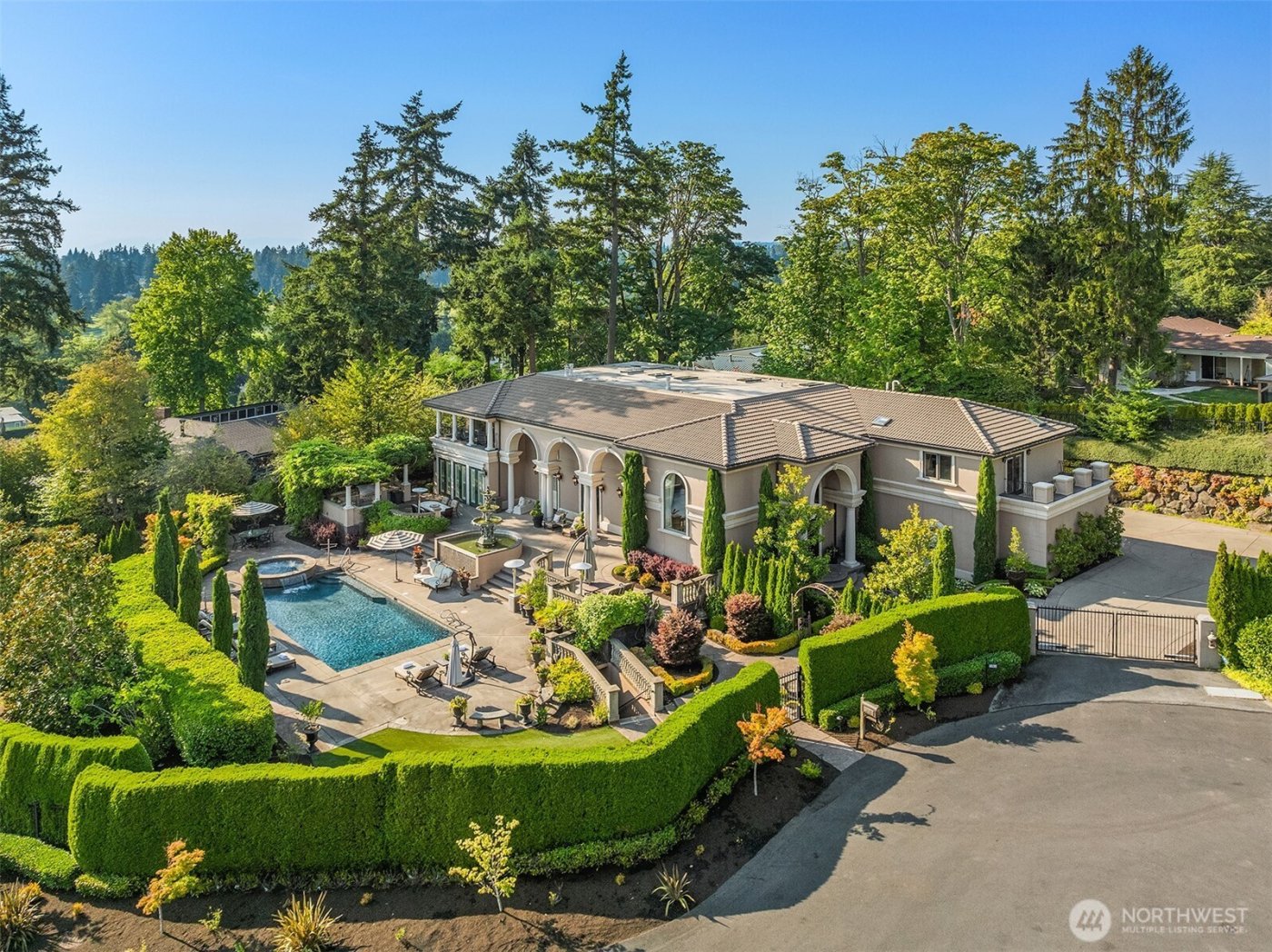 8638 NE 19th Place , Clyde Hill, WA 98004