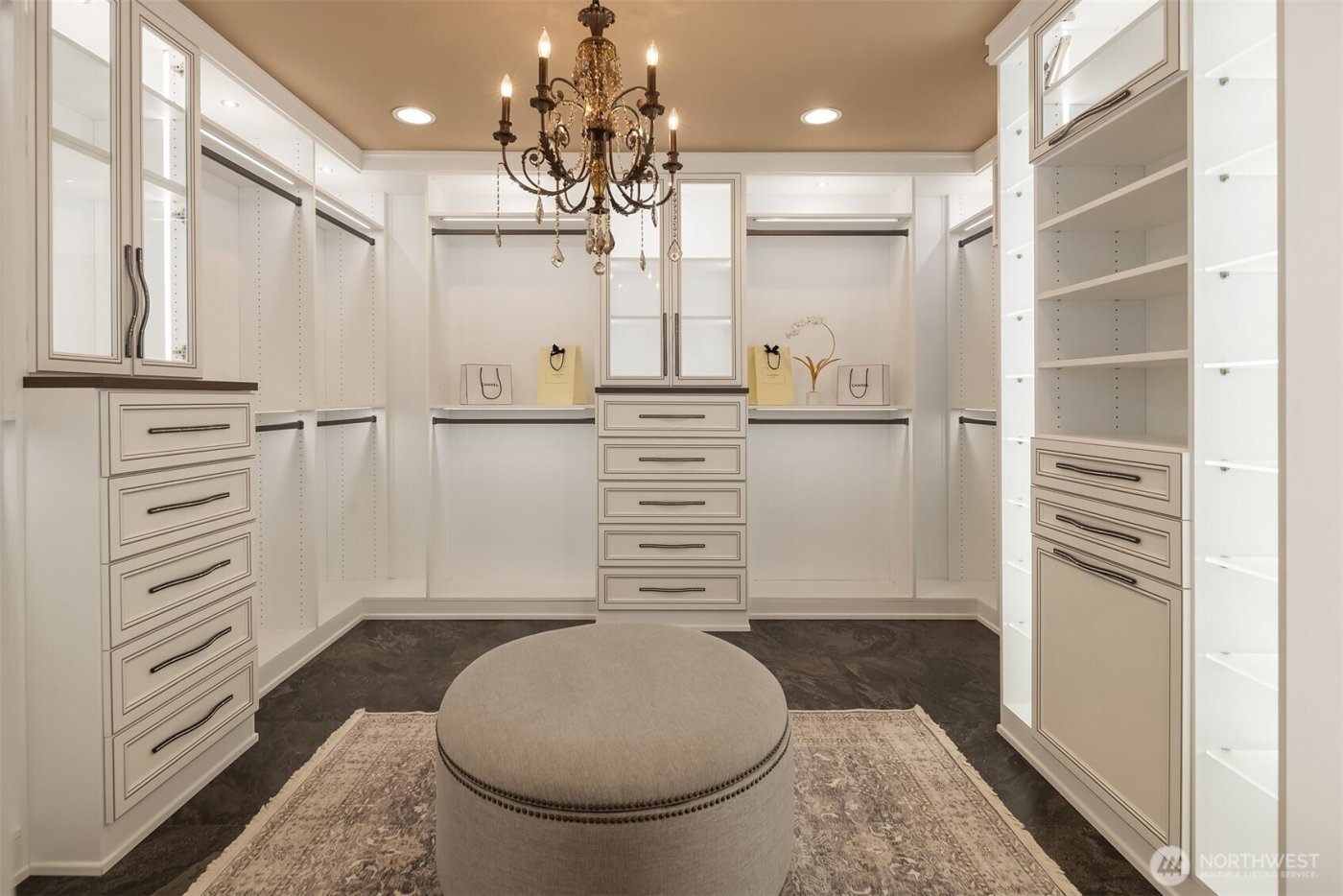 8638 NE 19th Place , Clyde Hill, WA 98004