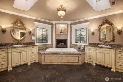8638 NE 19th Place , Clyde Hill, WA 98004 - Photo 32