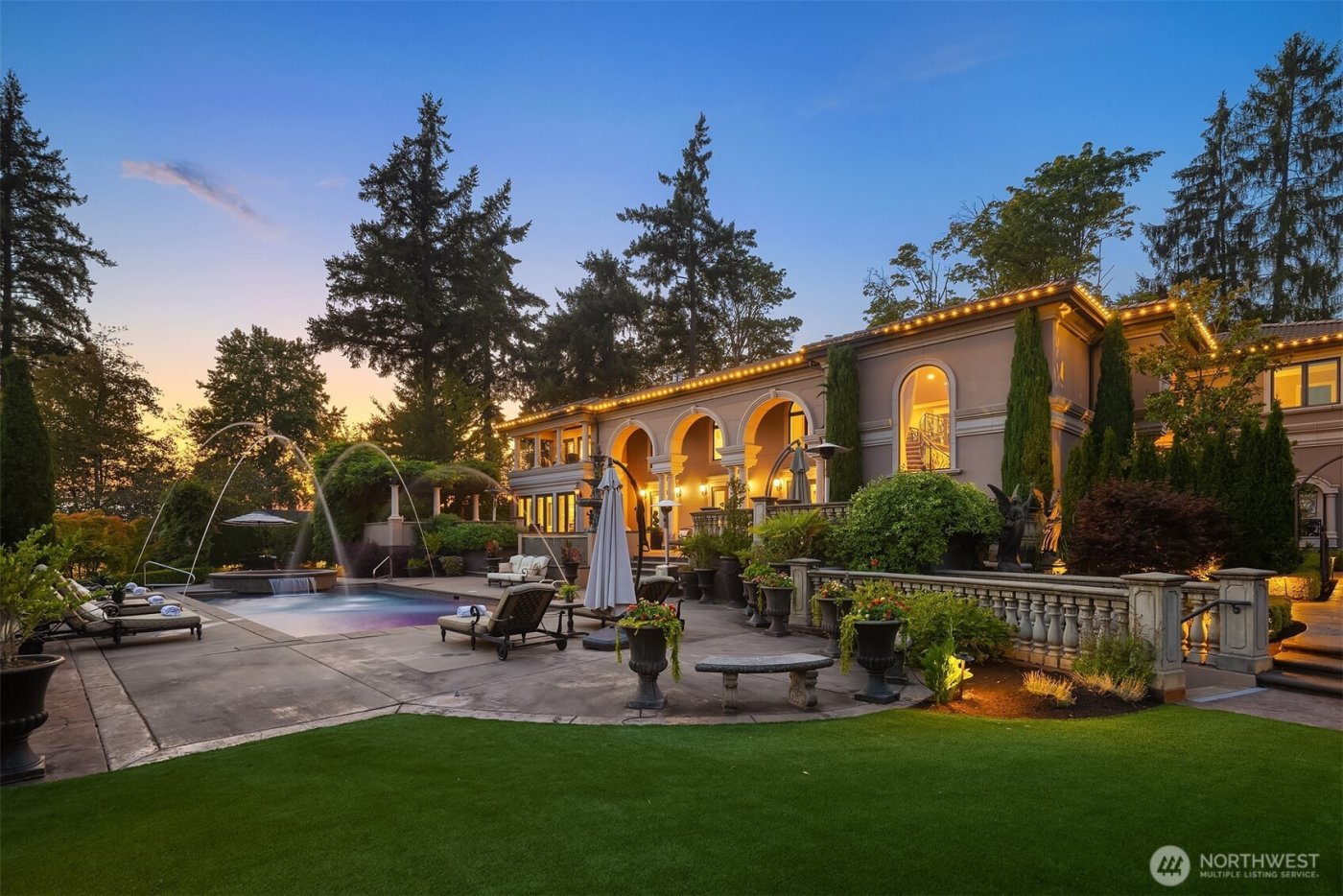 8638 NE 19th Place , Clyde Hill, WA 98004