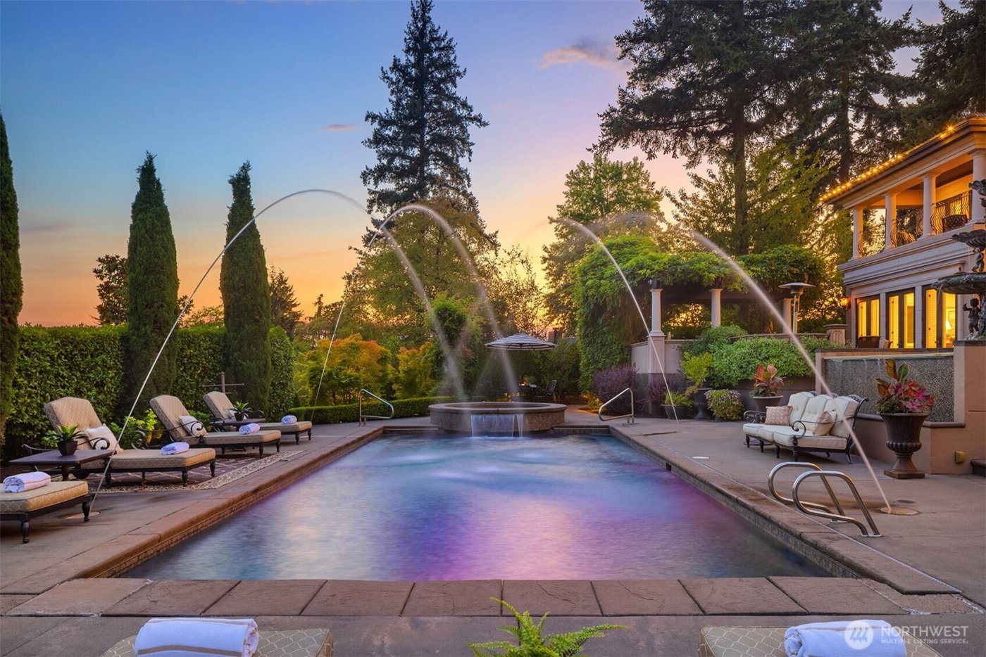 8638 NE 19th Place , Clyde Hill, WA 98004