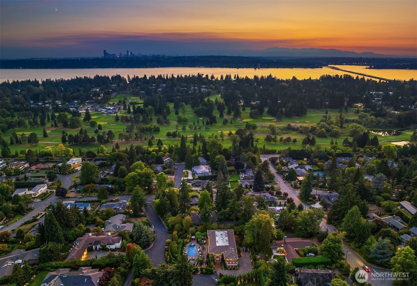 8638 NE 19th Place , Clyde Hill, WA 98004