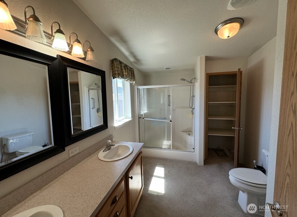 601 Lincoln Road , Davenport, WA 99122