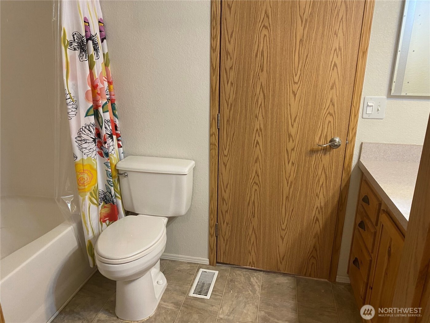 601 Lincoln Road , Davenport, WA 99122