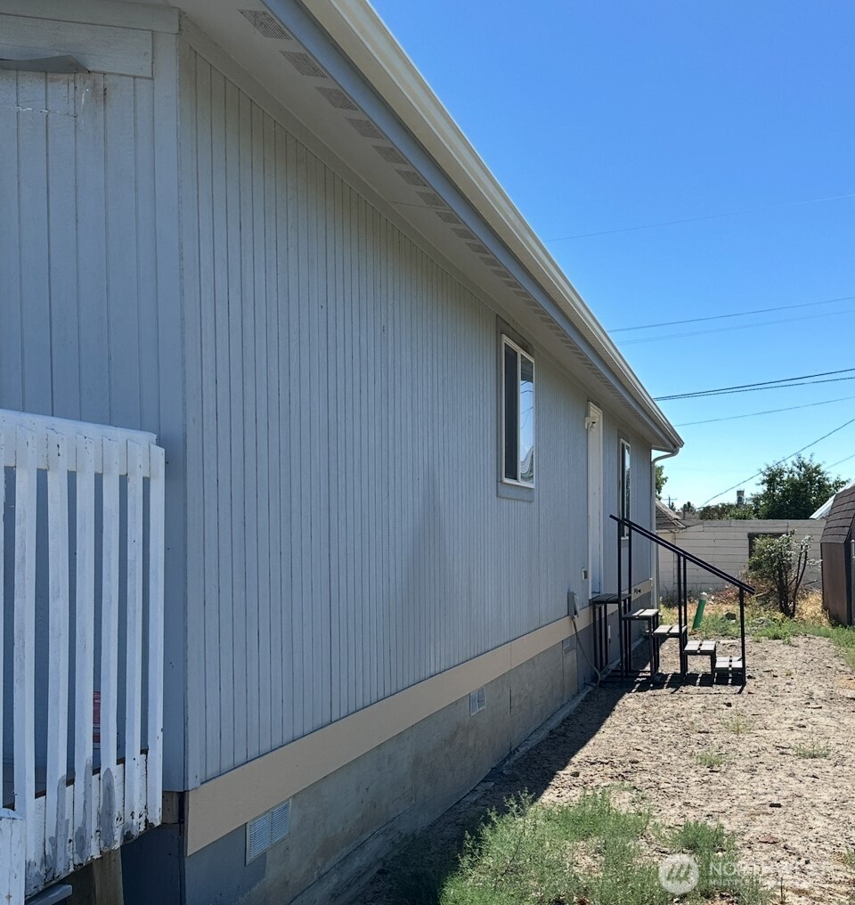 601 Lincoln Road , Davenport, WA 99122