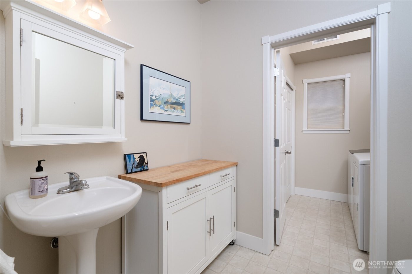 1418 6th Street , Anacortes, WA 98221