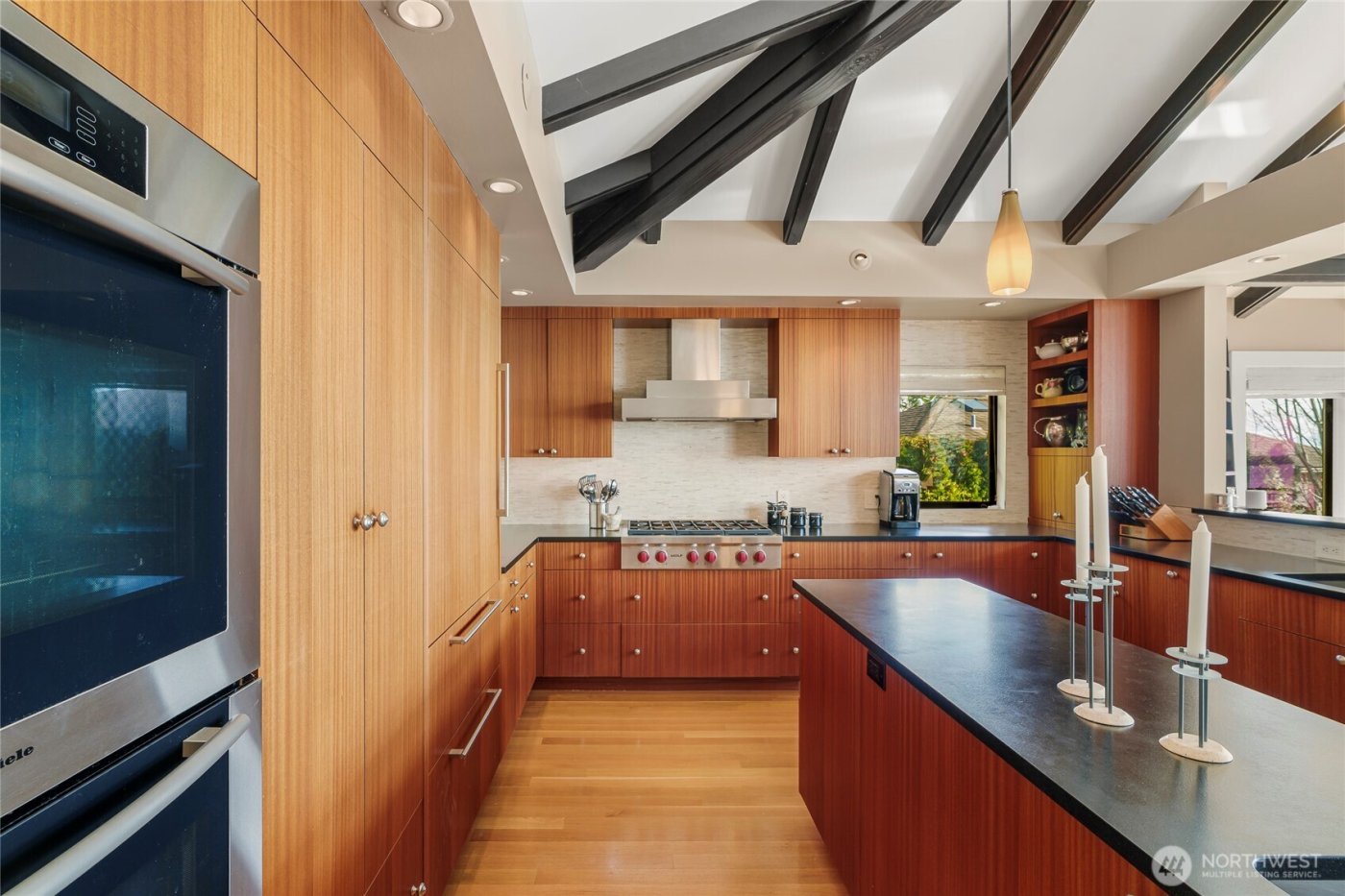 1640 Magnolia Boulevard W, Seattle, WA 98199