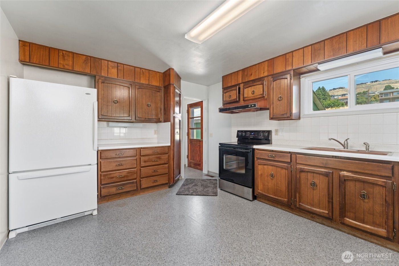 2731 Sunset Highway , East Wenatchee, WA 98802