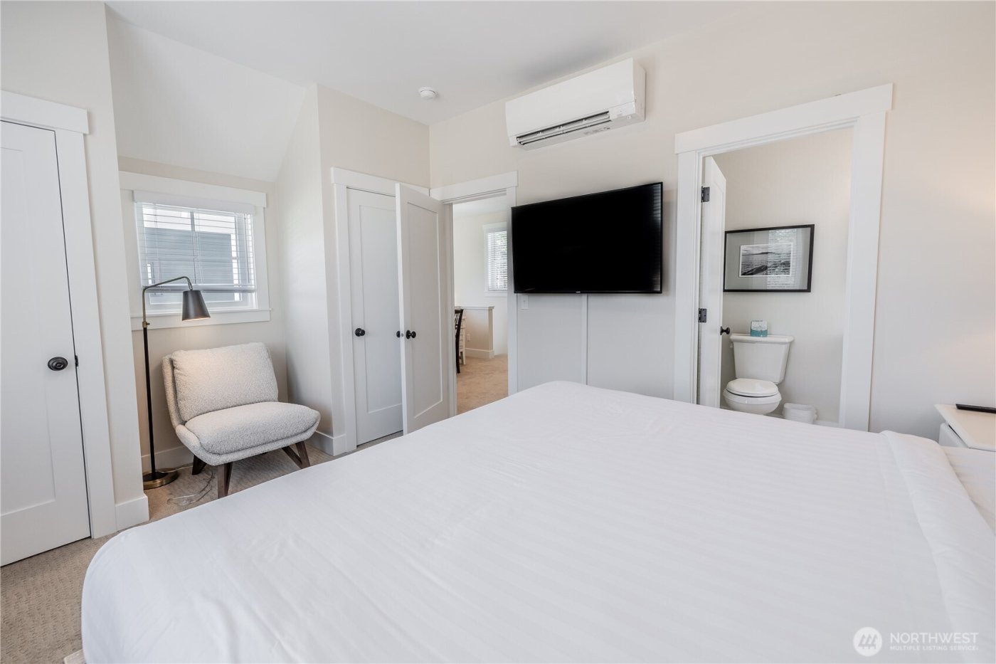 441 E Compass Street , Pacific Beach, WA 98571