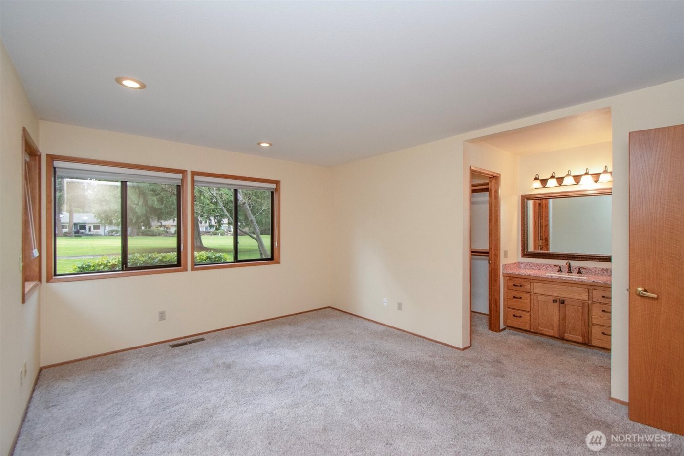 105 Fairway Drive , Sequim, WA 98382