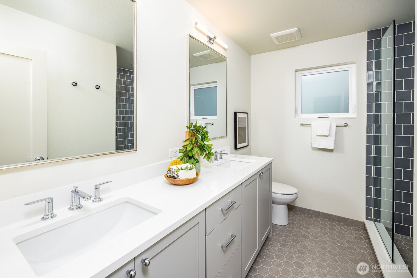 8319 25th Avenue NW, Seattle, WA 98117