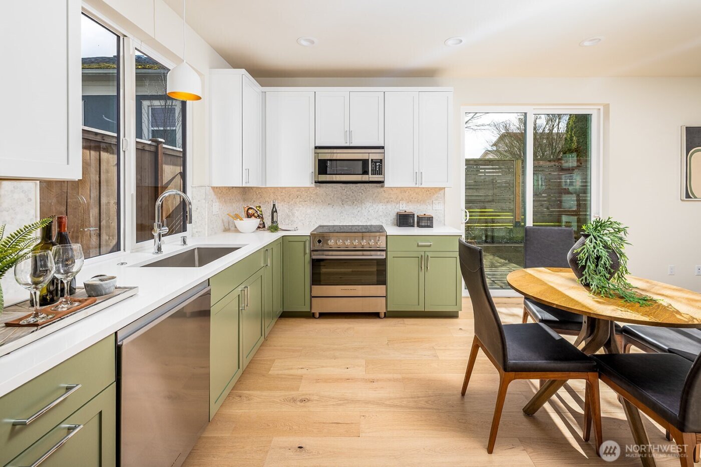 8319 25th Avenue NW, Seattle, WA 98117